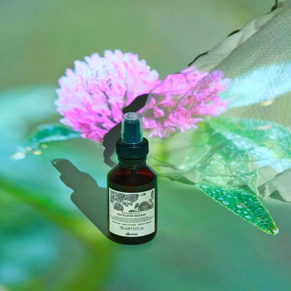 NATURALTECH Revitalizing Hair Mist Soin de jour et de nuit à l’extrait de Trèfle rouge